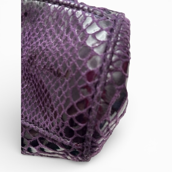 💜 Elle Purple Snakeskin Kiss-Lock Frame Bag Y2K Whimsigoth Crossbody - Picture 11 of 12